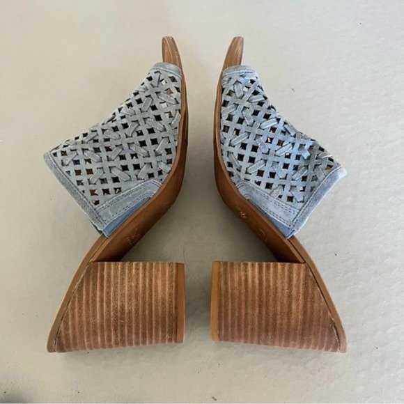 Franco Sarto 'Joselle' Suede Braided Mules - Picture 3 of 7